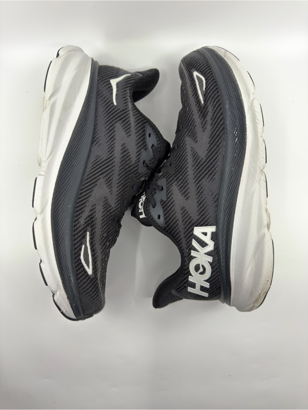 Hoka Women’s Clifton 9 Color Black/White SZ 9 - Picture 7 of 10